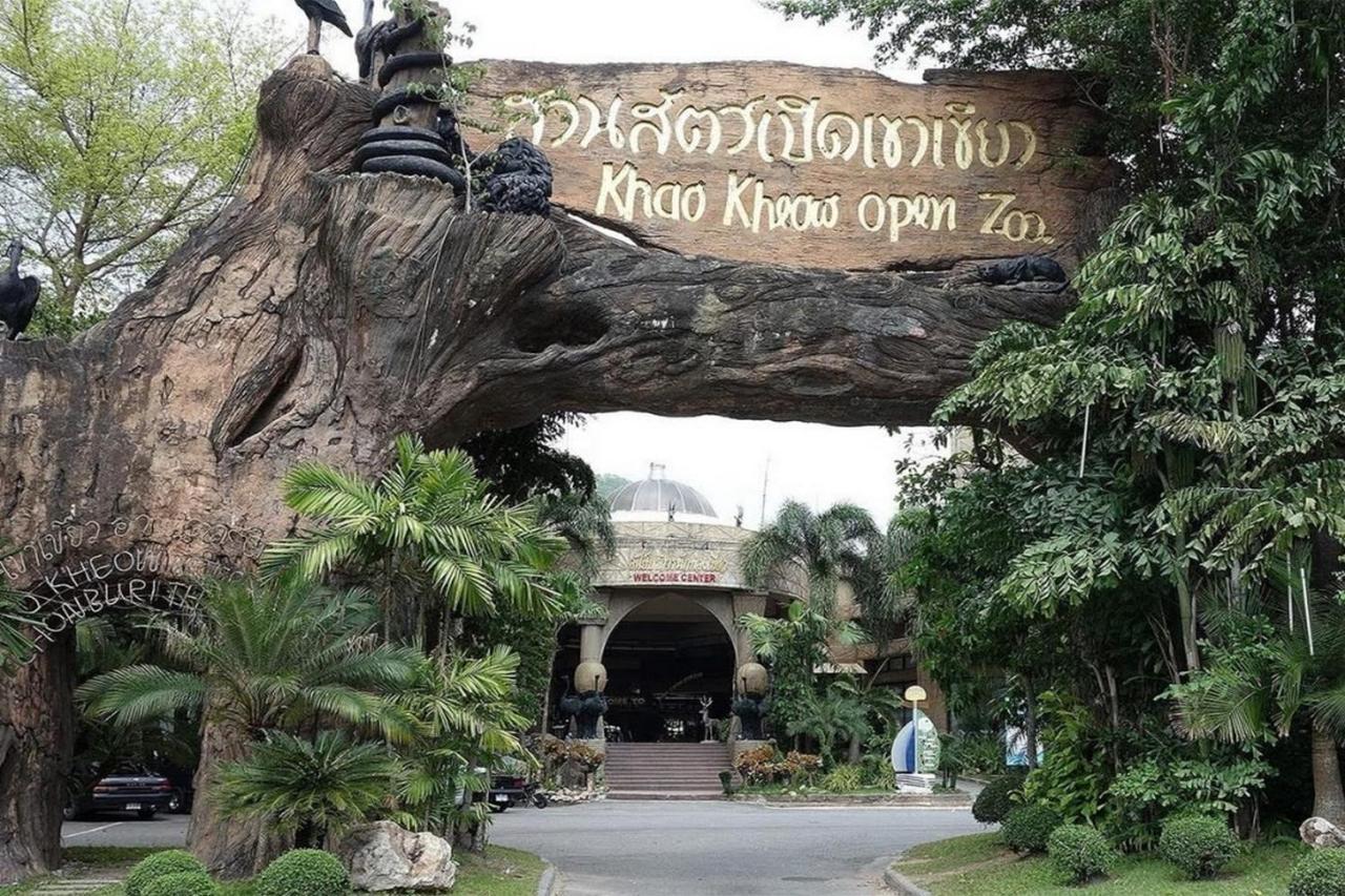 OYO 477 Sriracha Hotel And Spa Ban Huai Yai Phrom Exterior foto