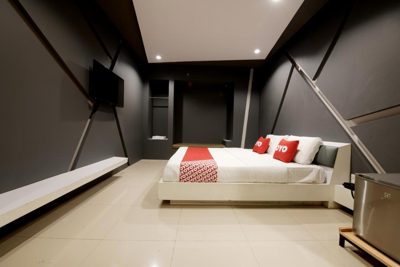 OYO 477 Sriracha Hotel And Spa Ban Huai Yai Phrom Exterior foto