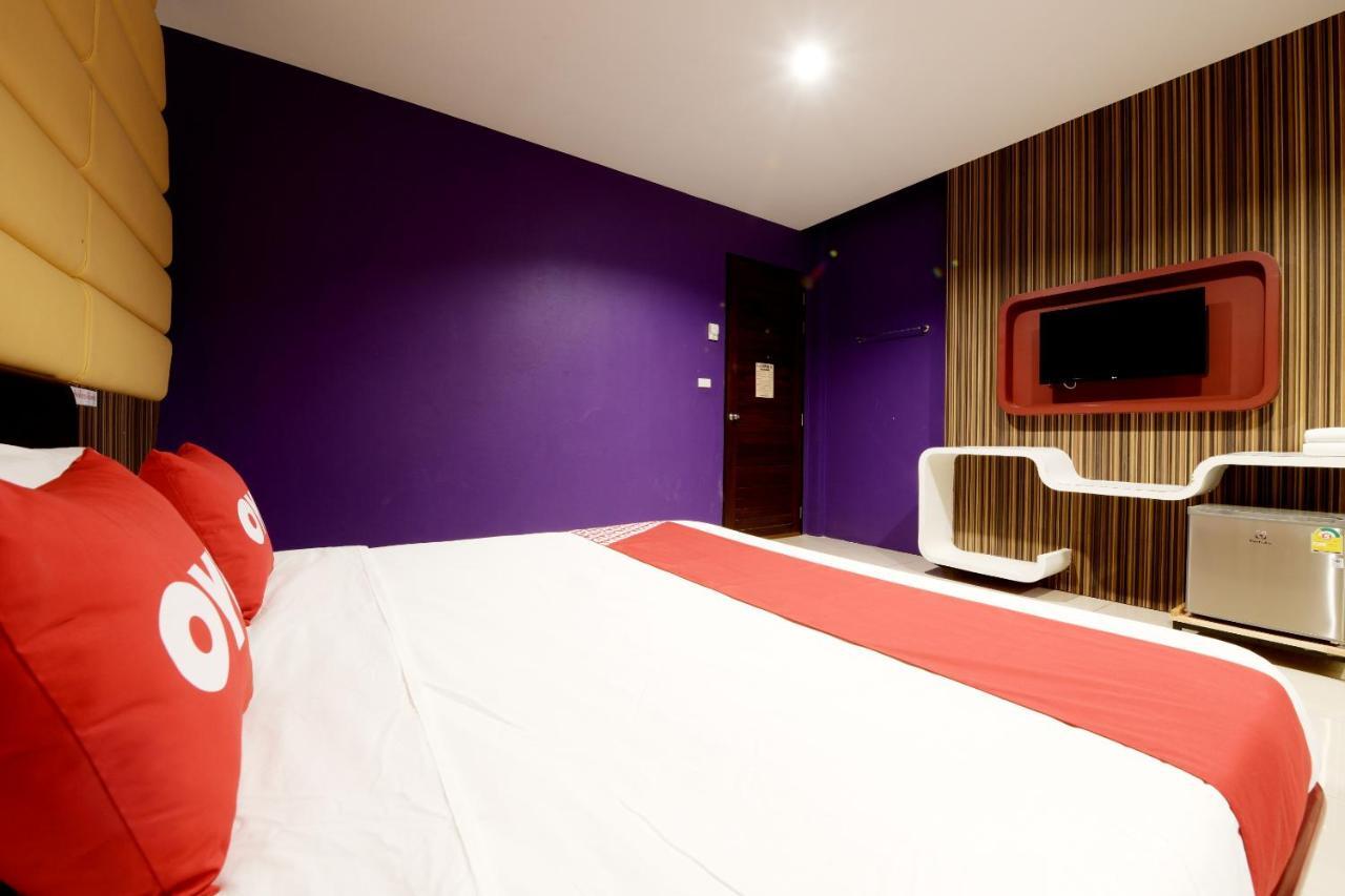 OYO 477 Sriracha Hotel And Spa Ban Huai Yai Phrom Exterior foto