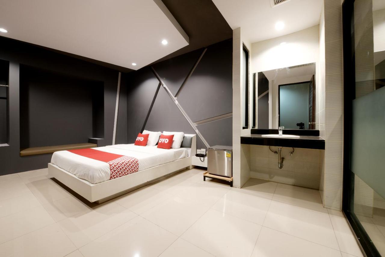 OYO 477 Sriracha Hotel And Spa Ban Huai Yai Phrom Exterior foto